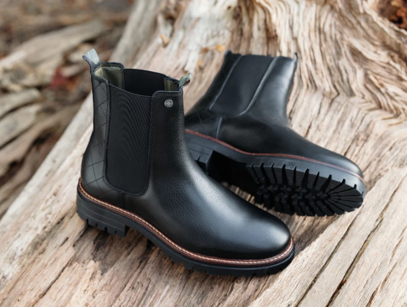 Discover how to style ladies’ Chelsea boots this autumn and winter. Explore chic outfits, cosy layers, and timeless looks for every occasion.