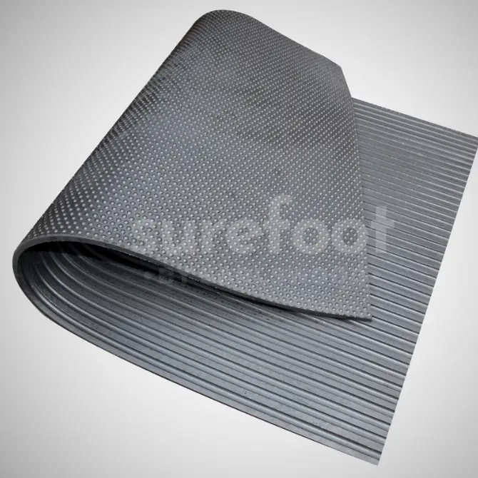 Earlswood Surefoot Stanbridge Rubber Stable Mat 17mm Thick 6x4ft