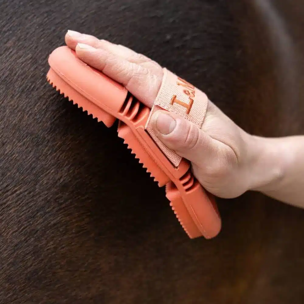 LeMieux Flexi Curry Comb Apricot